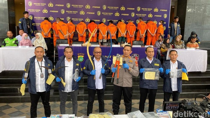 Ditreskrimum Polda Metro Jaya menangkap 220 bandit jalanan selama Januari-Februari 2025.
