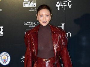 Gaya Hwasa MAMAMOO Tuai Perdebatan, Pakai Celana Ketat Diduga Kekecilan