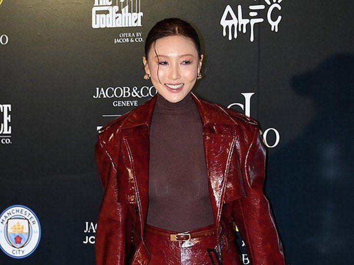 Gaya berpakaian Hwasa MAMAMOO menuai perdebatan netizen