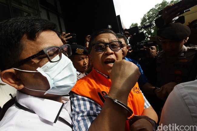 Kemunculan Hasto Pertama Kali di KPK Sejak Jadi Tahanan