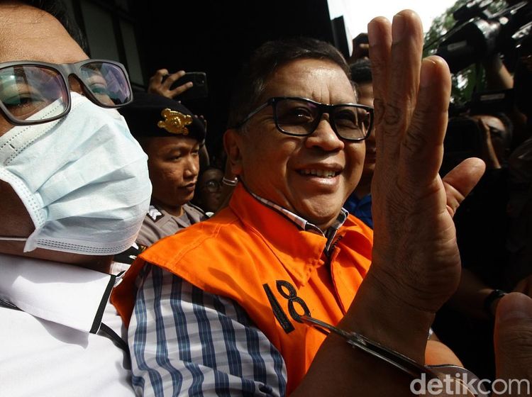 Ekspresi Hasto Usai Dicecar 52 Pertanyaan oleh Penyidik KPK