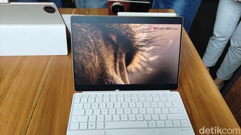 Rasio screen to bodynya mencapai 94%, juga diklaim tertinggi di industri, serta kualitas visual memukau lewat Huawei X-True Display. Foto: detikINET/ Rizqy Nur Amalia