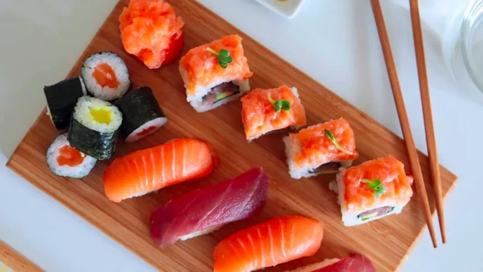 Ini Risiko Makan Sushi Menurut Dokter, Bisa Terjangkit Parasit!