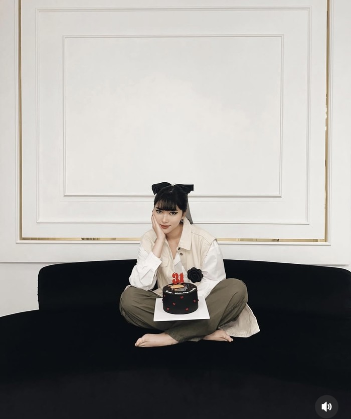 Isyana Sarasvati Kulineran Wagyu hingga Olahan Ayam di Luar Negeri Isyana Sarasvati Kulineran Wagyu hingga Olahan Ayam di Luar Negeri