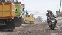 Dedi dan Rudy membahas persoalan jalan tambang yang tak kunjung usai di Kabupaten Bogor. Menurut Rudy, masalah ini merupakan isu krusial.