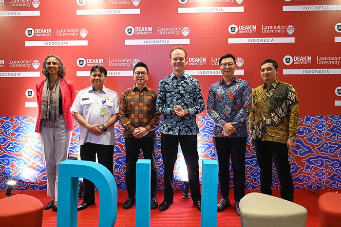 Kampus gabungan Inggris-Australia resmi berdiri di Bandung Kampus gabungan Inggris-Australia resmi berdiri di Bandung