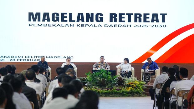 Kapolri Jenderal Listyo Sigit Prabowo menjadi pemateri pada retret kepala daerah di Magelang.