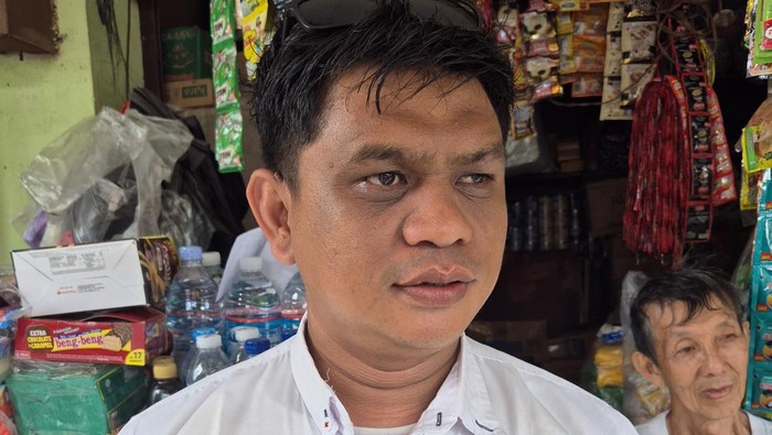 Kepala Bagian Humas Perumda Pasar Palembang Jaya, Fadly