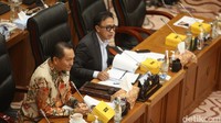 Rapat kerja tersebut membahas kesiapan pasokan listrik, BBM, dan LPG menjelang Ramadan dan Idul Fitri 1446 H.  