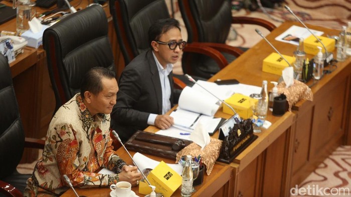 Komisi XII-Wamen ESDM Bahas Stok Listrik, BBM dan LPG saat Ramadan Konsumsi BBM Pertalite dan Pertamax akan mengalami lonjakan selama periode Ramadan dan Lebaran 2025. Hal itu disampaikan Wamen ESDM dalam rake dengan Komisi XII DPR.