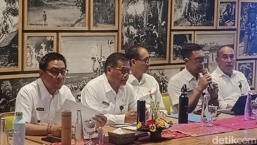 Konferensi pers DTIK Fest 2025 di gedung Dharma Negara Alaya (DNA) Denpasar, Bali, Rabu (26/2/2025). (Foto: Ni Made Lastri Karsiani Putri/detikBali)