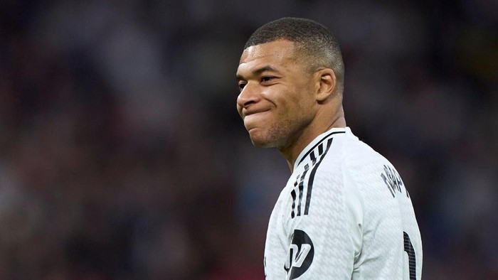 MADRID, SPAIN - FEBRUARY 23: Kylian Mbappe of Real Madrid reacts during the LaLiga match between Real Madrid CF and Girona FC at Estadio Santiago Bernabeu on February 23, 2025 in Madrid, Spain. (Photo by Diego Souto/Getty Images)