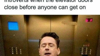 Soalnya kalau ada orang suka berasa awkward sendiri. Foto: antiworkmemes via Bored Panda