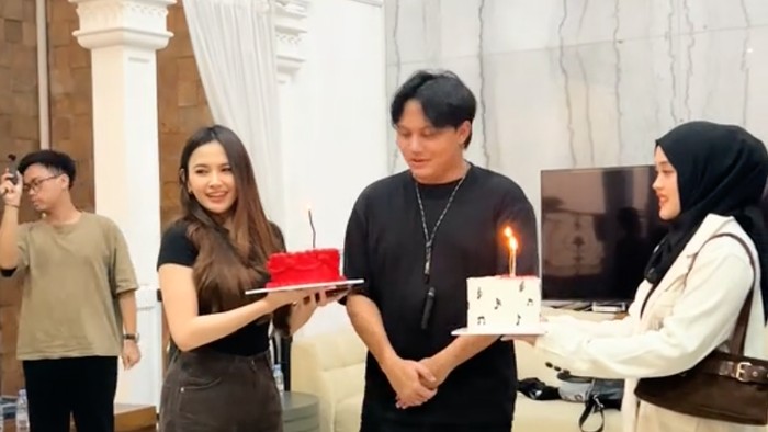 Mahalini rayakan ultah Rizky Febian Mahalini rayakan ultah Rizky Febian
