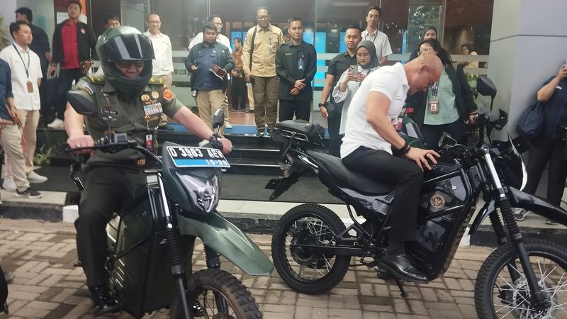 Motor listrik dan becak listrik produksi Len Industri (Fawdi/detikcom)