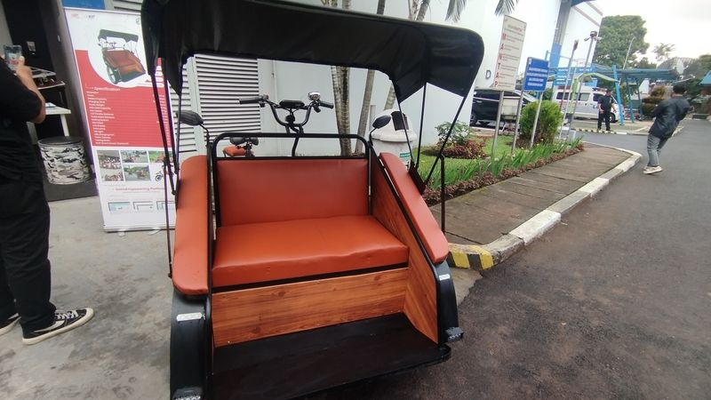Motor listrik dan becak listrik produksi Len Industri (Fawdi/detikcom)