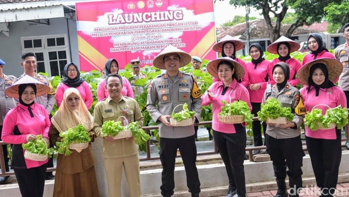 pelaksanaan penguatan pekarangan pangan lestari