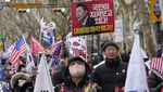 Pendukung Presiden Korsel Yoon Suk Yeol Menanti Putusan Akhir Pemakzulan
