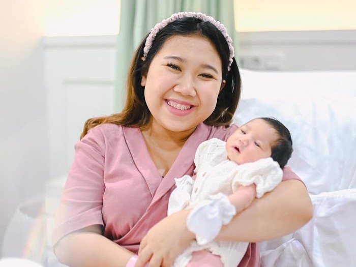 Potret Baby Kayya Putri Kiky Saputri