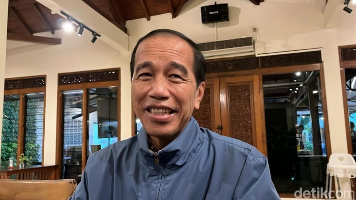 Presiden ke-7, Joko Widodo ditemui di Kelana Kafe, Rabu (26/2/2025) sore.