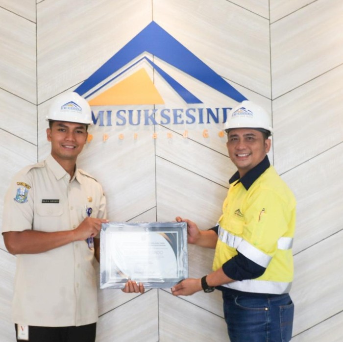 pt bsi raih penghargaan