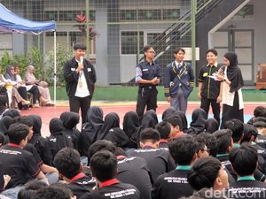 Antusiasme Siswa di SMKN 4 Kota Bandung Belajar Literasi Digital