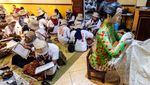 Ratusan Wisatawan Membatik Bareng di Solo