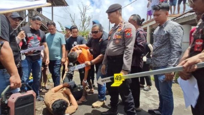 Rekonstruksi kasus pembunuhan sopir travel di Minahasa.