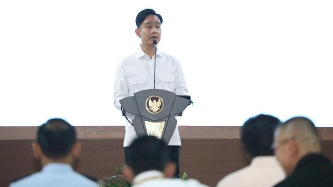 Pantun Mata Merah Gibran Beri Pesan ke Kepala Daerah