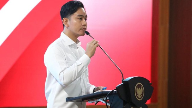 Pantun Mata Merah Gibran Beri Pesan ke Kepala Daerah