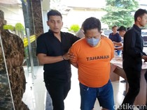 Sopir Taksi Online Cabuli Penumpang Siswi SMA, Iming-imingi Uang-iPhone