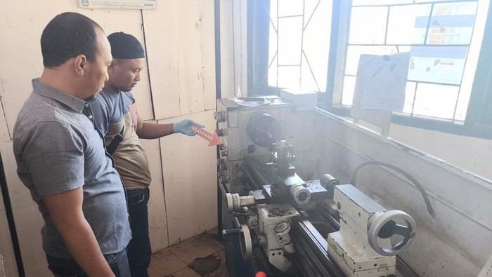 Ruang bubut di SMK Negeri Tambakboyo, Tuban tempat salah satu siswa tewas kesetrum.