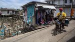 Jorok! Sampah Menumpuk di Pinggir Jalan Nagoya Batam
