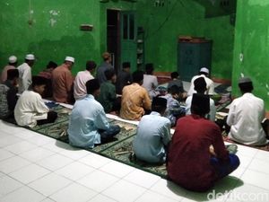Santri-Jemaah Ponpes di Kota Bima Tarawih Malam Ini, Puasa Ramadan Besok