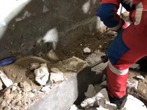Sesulit Itu Proses Evakuasi Bos Ruko yang Dicor Kuli Bangunan
