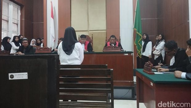 Sidang vonis calo akpol Andi Fatmasari di Pengadilan Negeri (PN) Makassar.