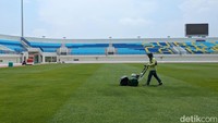 Stadion ini dibangun dengan kapasitas 11.214 kursi penonton model single seat.