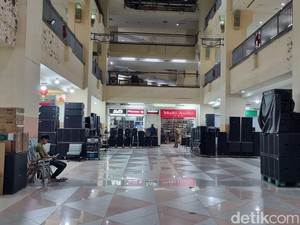 Curhat Pedagang di Glodok Plaza Usai Kebakaran: Sehari Cuma 3 Pembeli