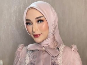 Selamat! Zaskia Gotik Lahirkan Anak Ketiga, Suami: Nemenin ke Masjid