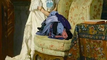 Cucian menumpuk? Taruh di kursi. Foto: classicaldamn via Bored Panda  