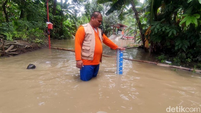 Banjir luapan sungai kalimas di Sidoarjo