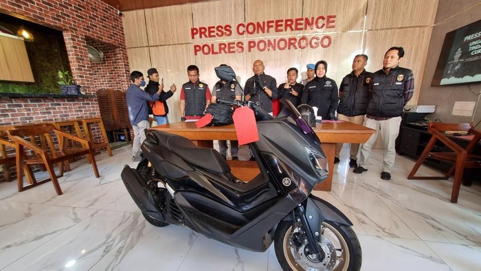 Barang bukti motor hasil curanmor sejoli di Ponorogo
