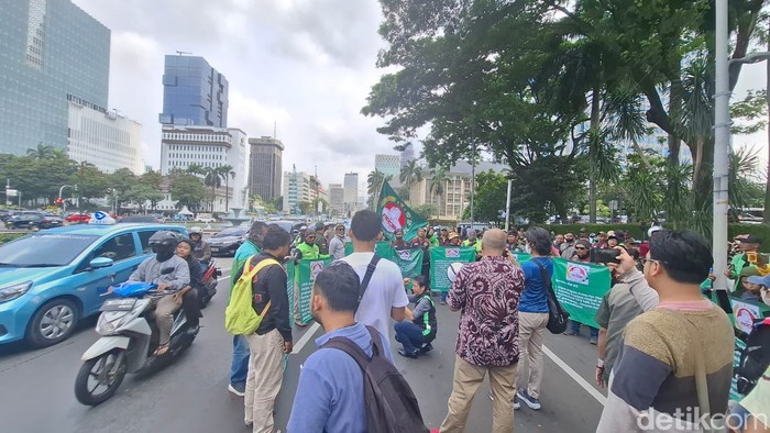 Demo ojol di Jakarta, 27 Februari 2025. (Brigitta Belia Permata Sari/detikcom)