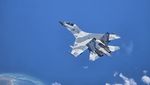 Dua Jet Tempur Sukhoi SU-27/30 Unjuk Kemampuan di Langit Makassar