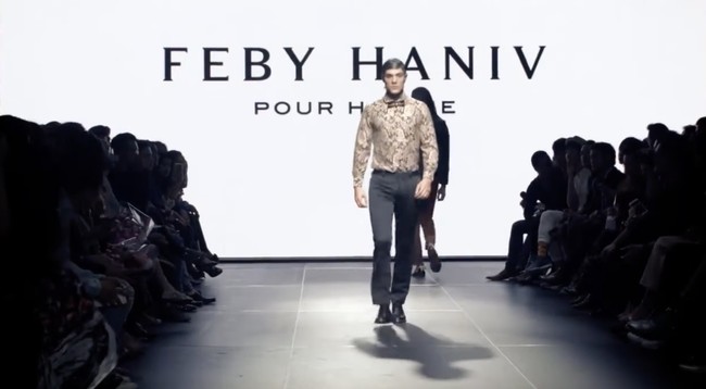 Dikabarkan detiknews, Haniv sempat mengirim email ke Yul Dirga selaku Kepala Kantor Pelayanan Pajak Penanaman Modal Asing 3 pada 5 Desember 2016. Isinya, Haniv meminta bantuan Yul Dirga (mantan Kepala Kantor Pelayanan Pajak Penanaman Modal Asing Tiga Kanwil Jakarta Khusus) untuk mencarikan sponsor untuk fashion show anaknya. (Foto: YouTube/Plaza Indonesia)