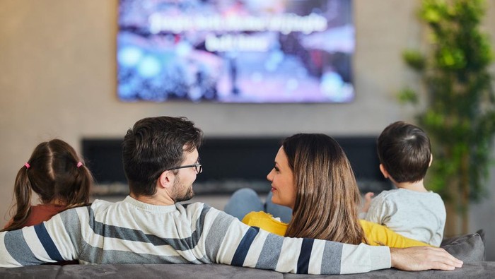 Ilustrasi Nonton TV