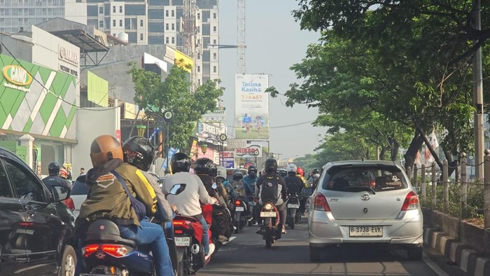 Jalan Margonda Depok Arah Jakarta Macet Pagi Ini