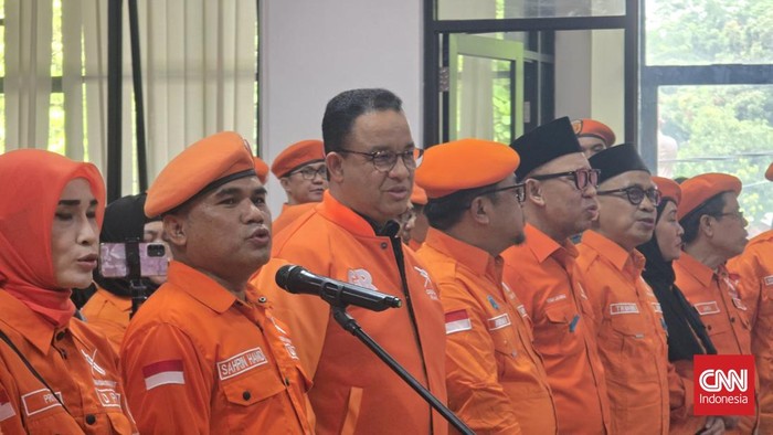 Eks Gubernur Jakarta Anies Baswedan menghadiri acara deklarasi organisasi masyarakat bernama Gerakan Rakyat yang dipimpin oleh juru bicaranya Sahrin Hamid, sebagai tokoh inspirasi.