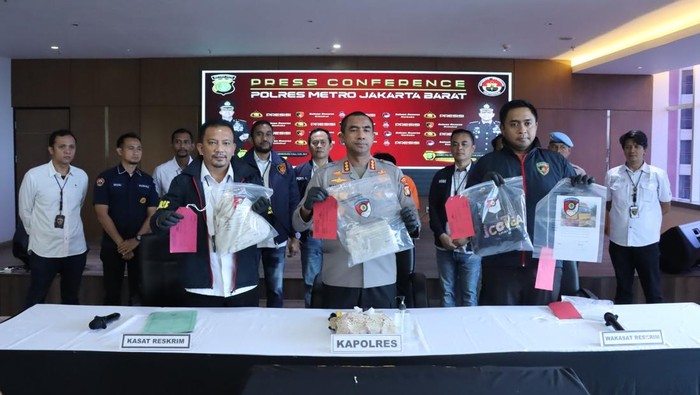 Kapolres Metro Jakarta Barat Kombes Twedi Aditya Bennyahdi