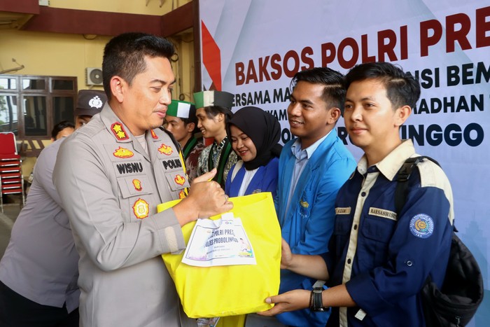 Kapolres Probolinggo AKBP Wisnu Wardana gelar baksos presisi bersama mahasiswa